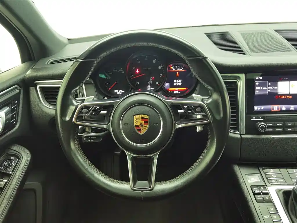 Porsche Macan 2017 Macan 2.0T фото 11