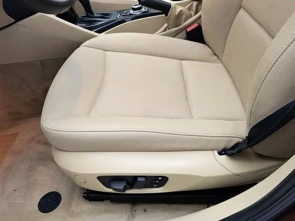 BMW X1 (Import) 2012 sDrive18i Luxury фото 20