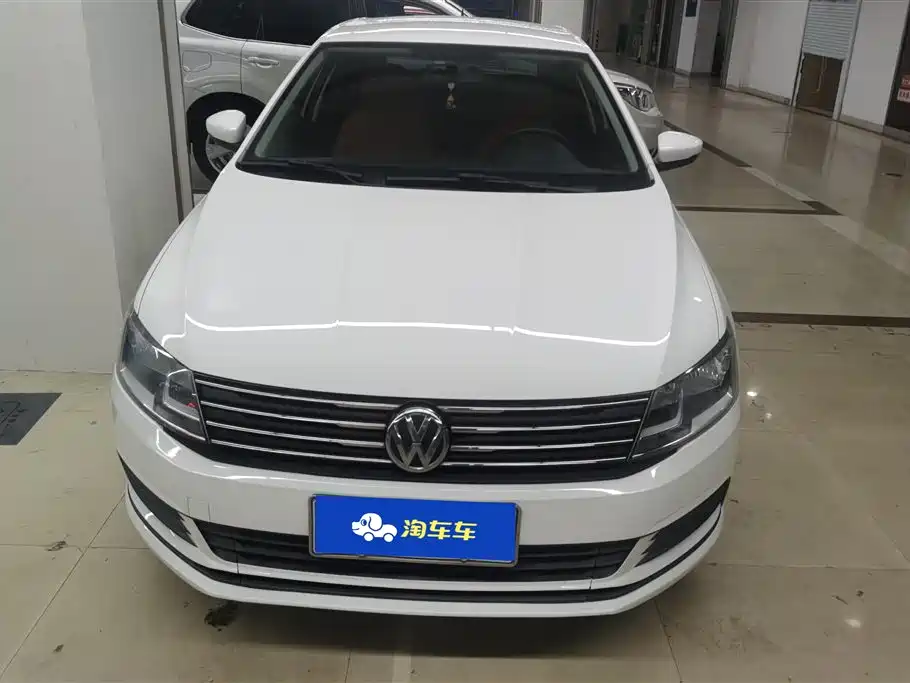 Volkswagen Lavida Tour 2017 1.6L Automatic Trend Edition фото 2