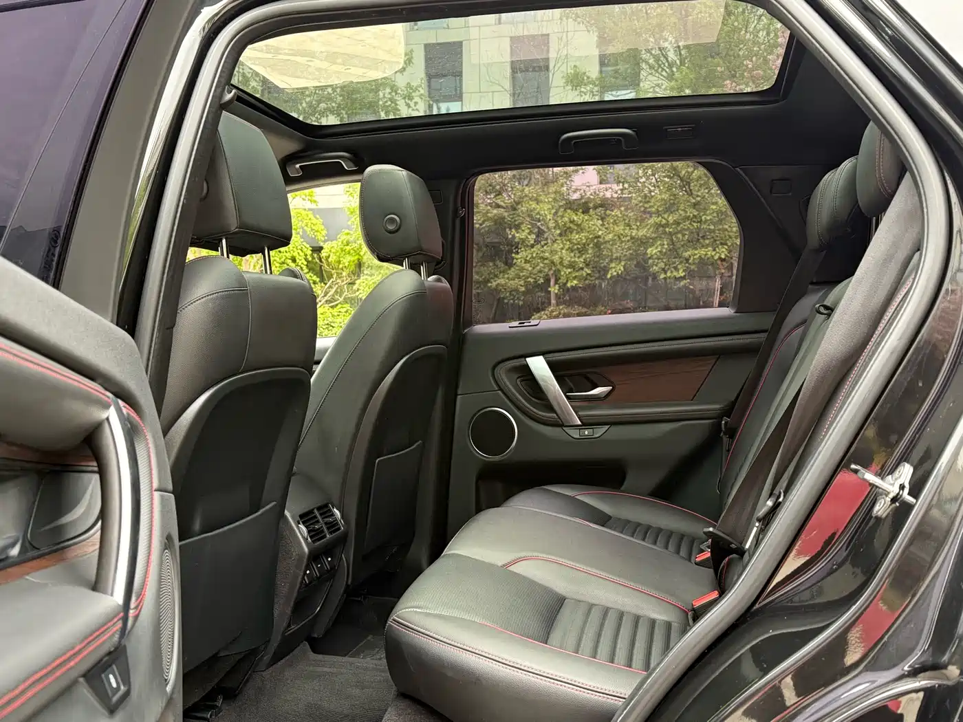 LAND ROVER DISCOVER SPORTS