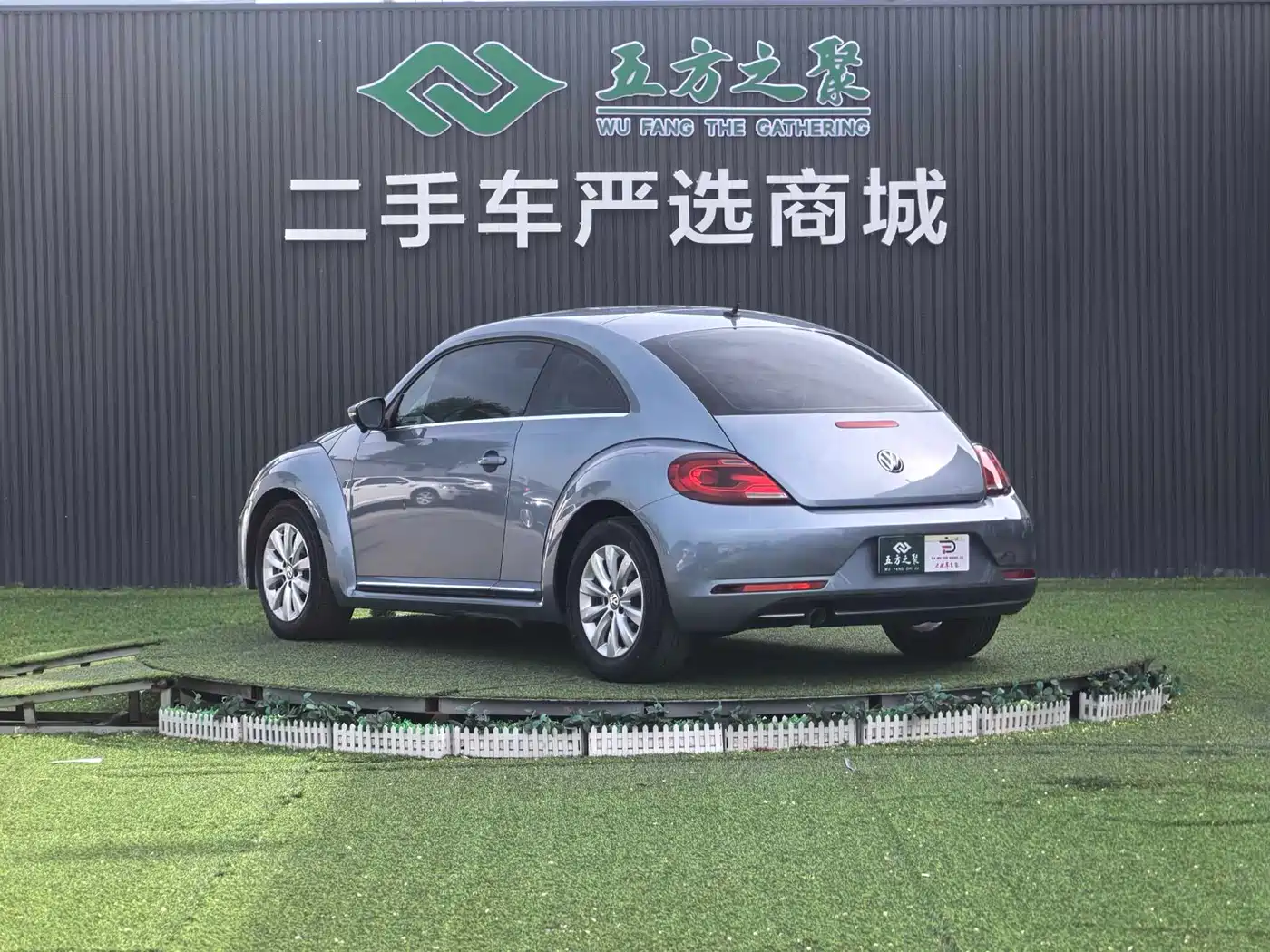 Volkswagen Beetle 2018 180TSI Charming Red Edition фото 18