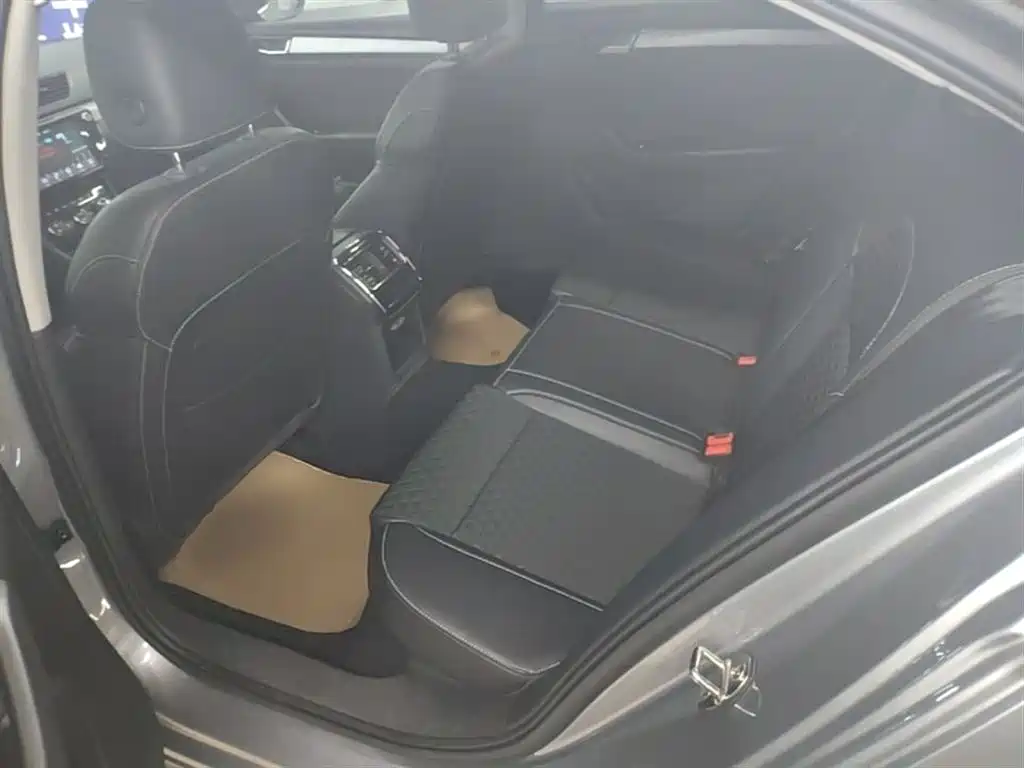 Škoda Superb 2018 TSI280 DSG Comfort (China V) фото 17