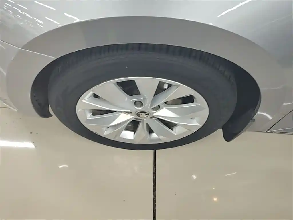 Škoda Superb 2018 TSI280 DSG Comfort (China V) фото 23