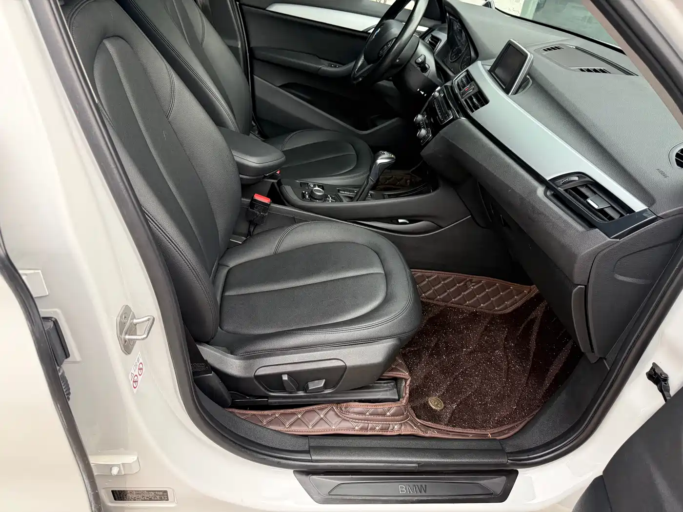 BMW X1 2018 sDrive18Li Fashion Model фото 13