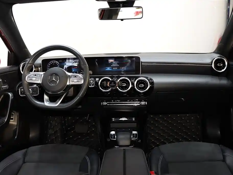 Mercedes-Benz A-Class 2019 A 200 L Sport Sedan фото 12
