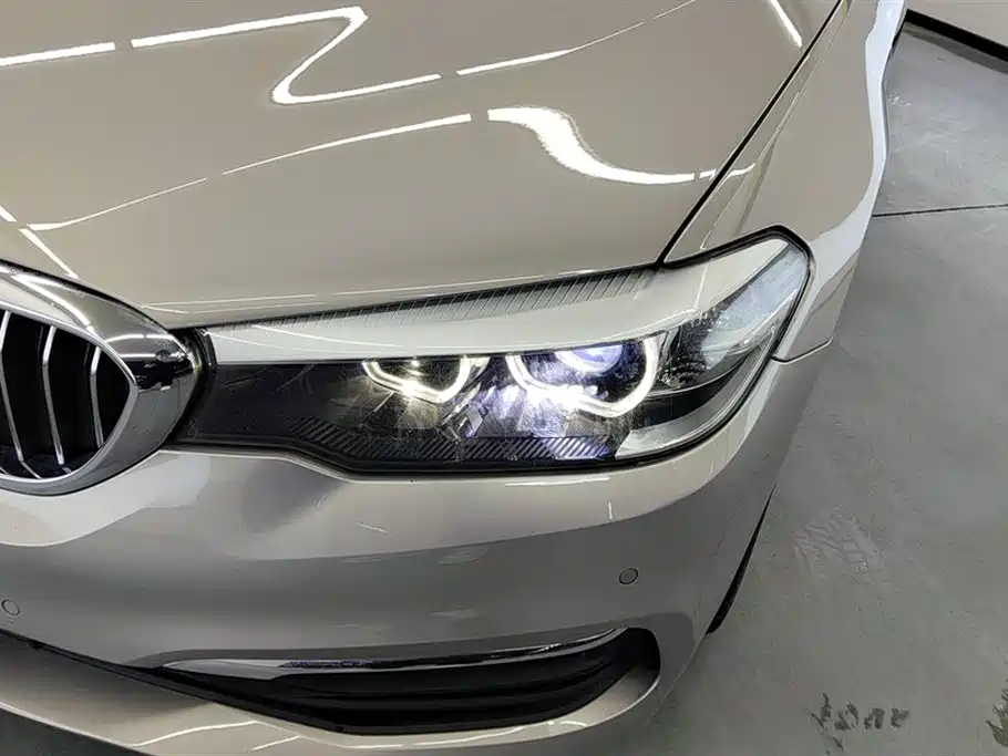 BMW 5 Series 2018 528Li Launch Special Edition фото 5