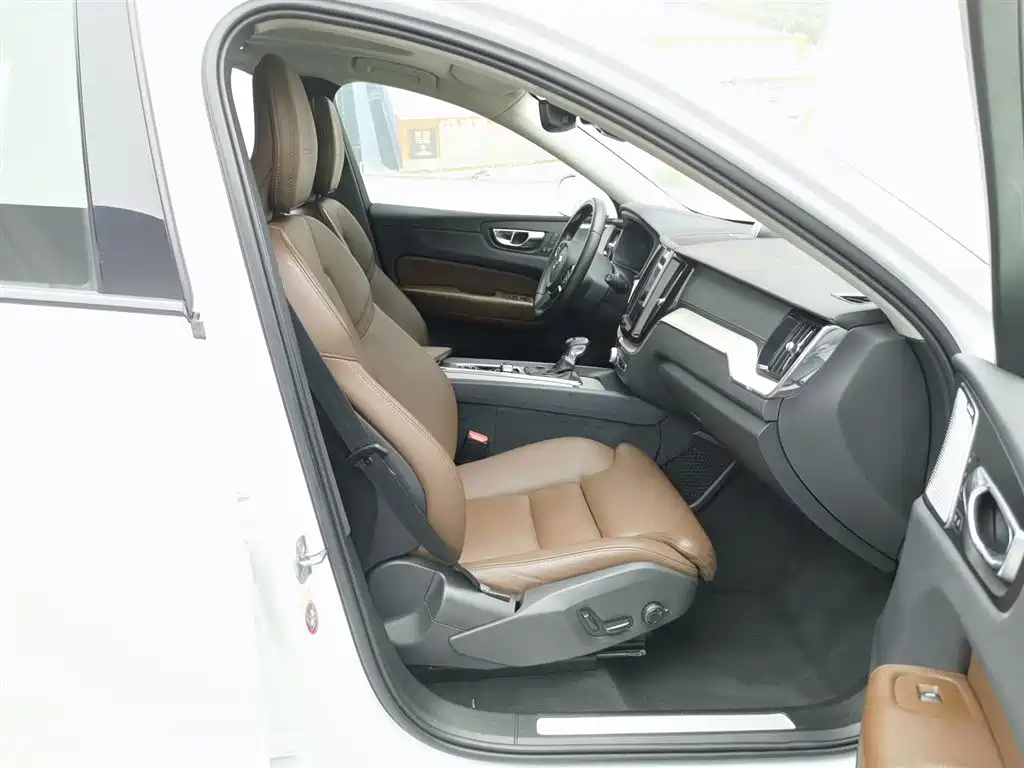 Volvo XC60 2020 T5 AWD Inscription Luxury Edition фото 23