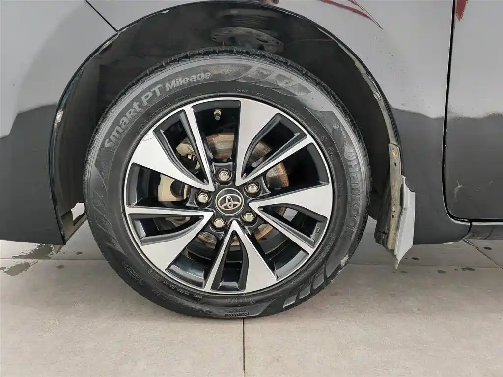 Toyota Levin 2018 185T CVT Premium Edition China V фото 17