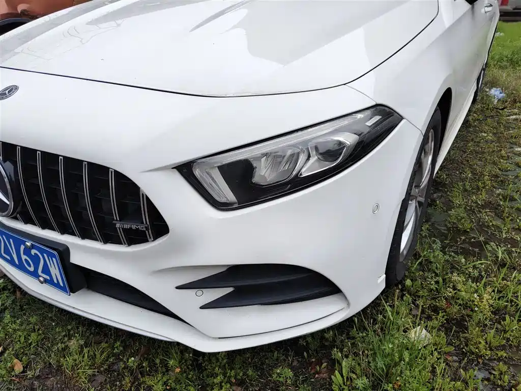 Mercedes-Benz A-Class 2019 Facelift A 200 L Sports Sedan фото 3