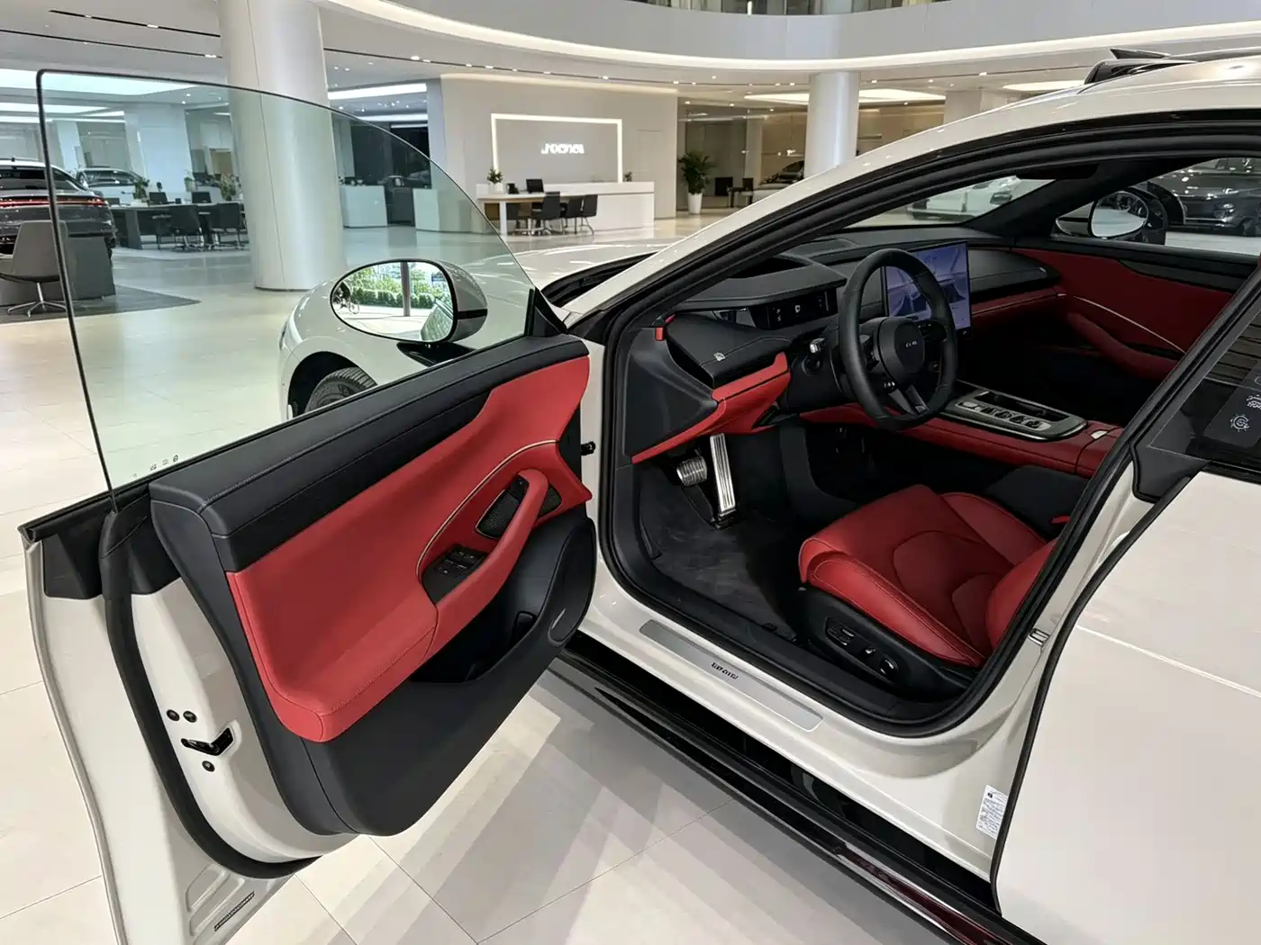 Xiaomi Auto Xiaomi SU7 2024 AWD Extended Range Advanced Smart Driving Max Edition фото 4