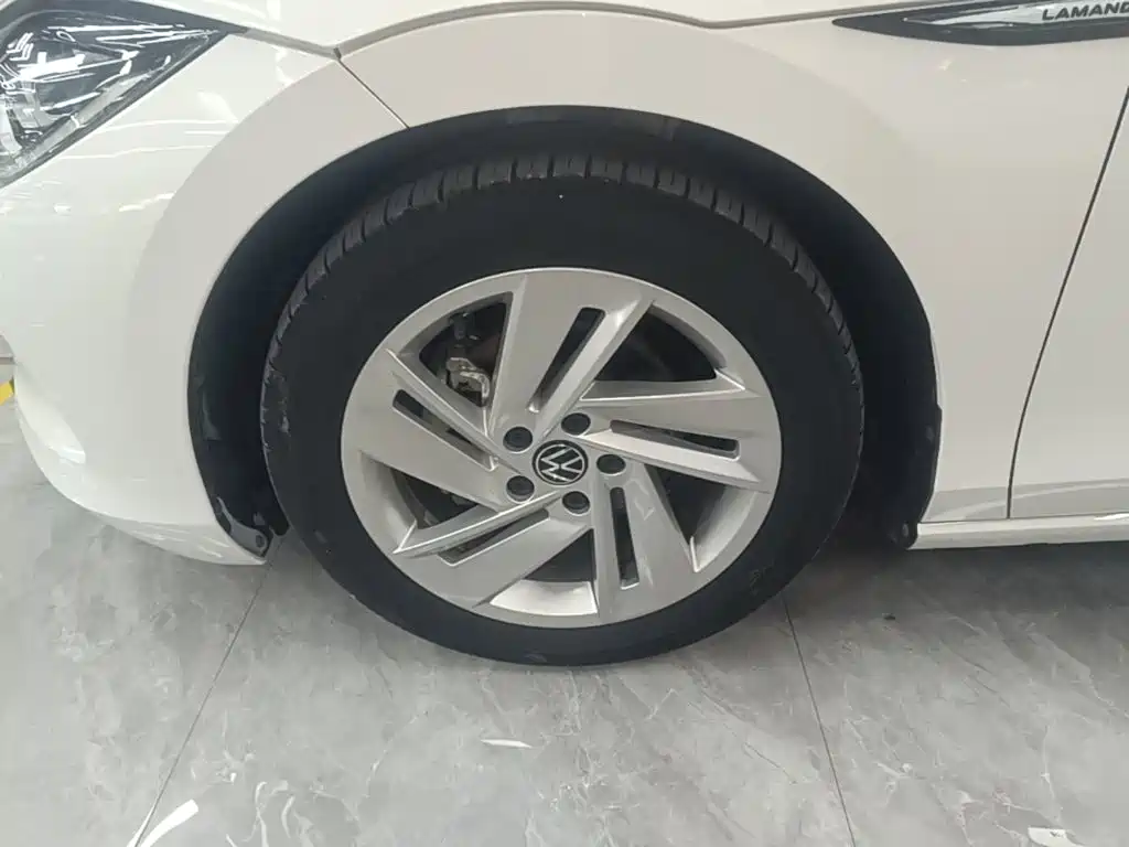 Photo 23 - Volkswagen Lamando