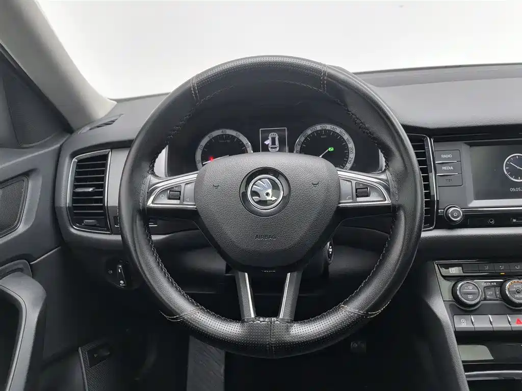 Škoda Kodiaq 2017 TSI330 5-seater 2WD Luxury Edition фото 11