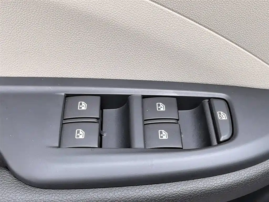 Buick Excelle 2019 15T Manual Elite Type China VI фото 9