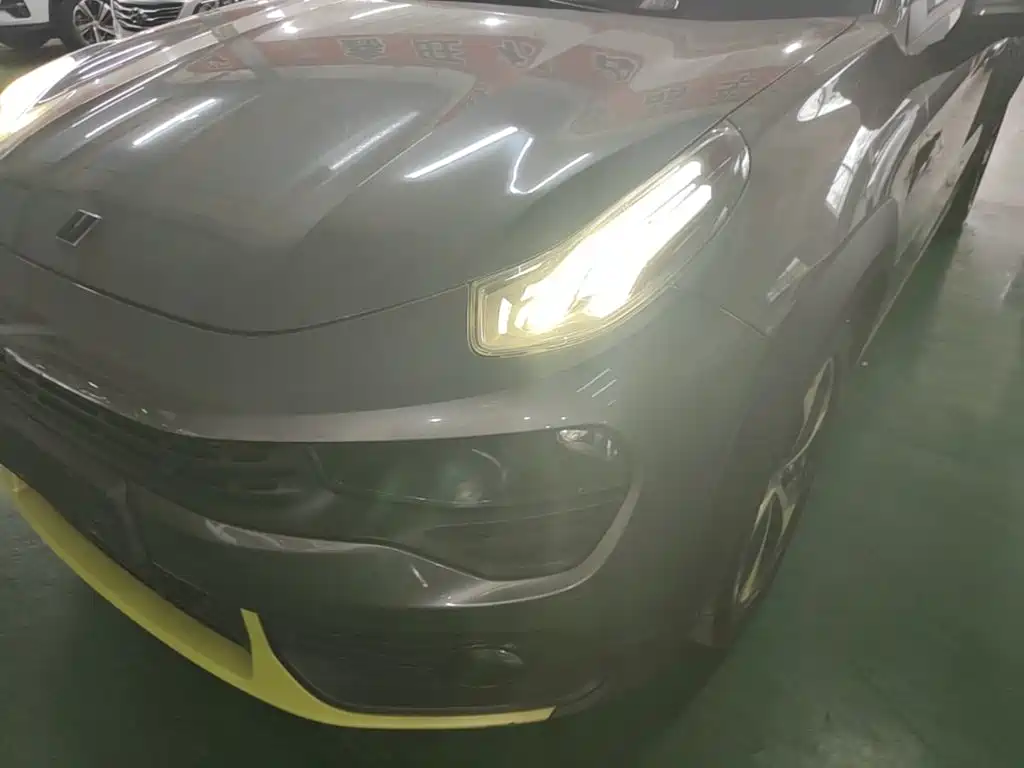 Фото 24 - Lynk & Co 02