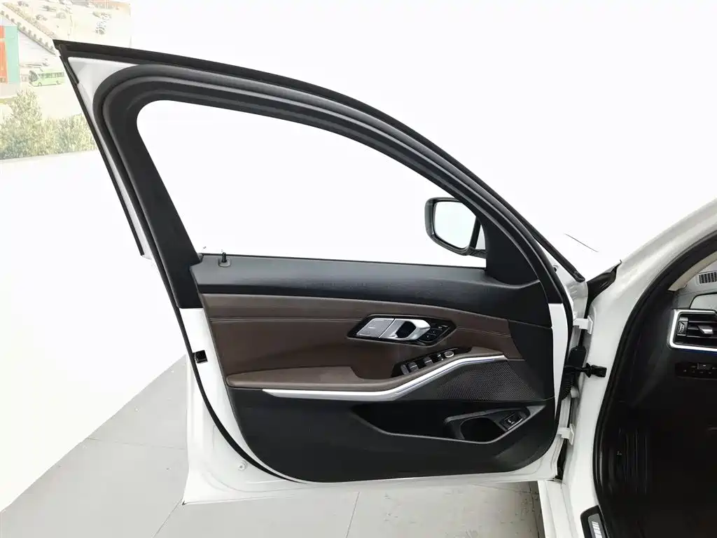 BMW 3 Series 2020 Facelift 325Li M Sport Package фото 8