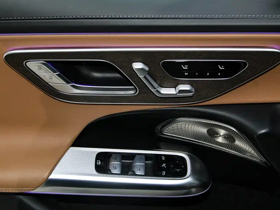 Mercedes-Benz E-Class 2024 E 300 L Fashion фото 30