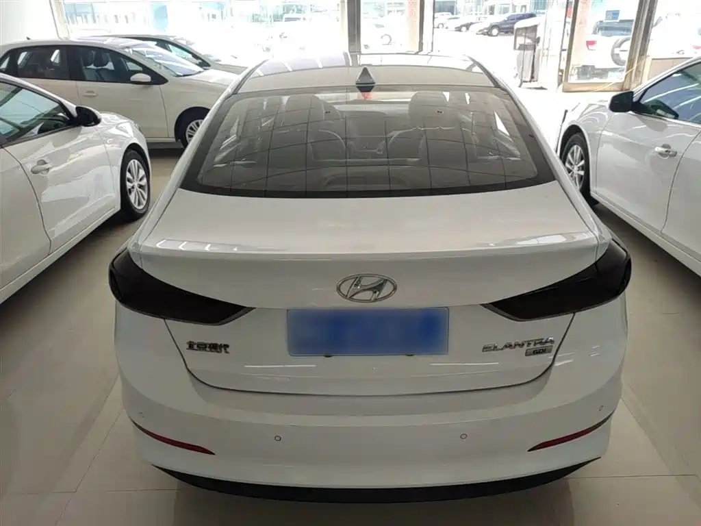 Hyundai Elantra 2016 Model 1.6L Automatic Smart Elite фото 6