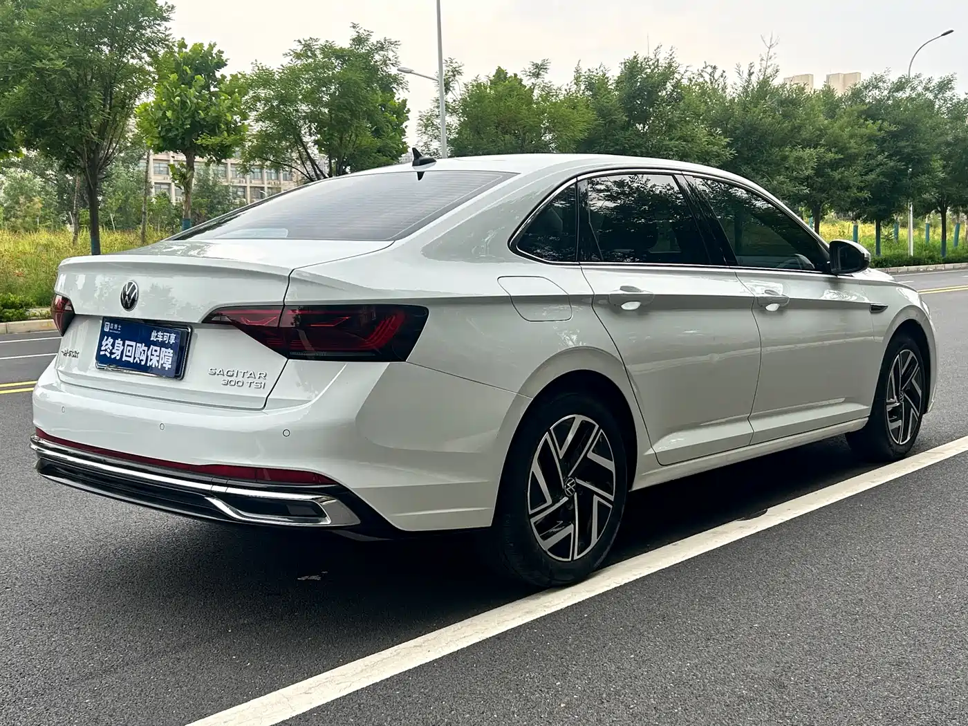 Volkswagen Sagitar 2023 300TSI DSG Surpassing Edition фото 8