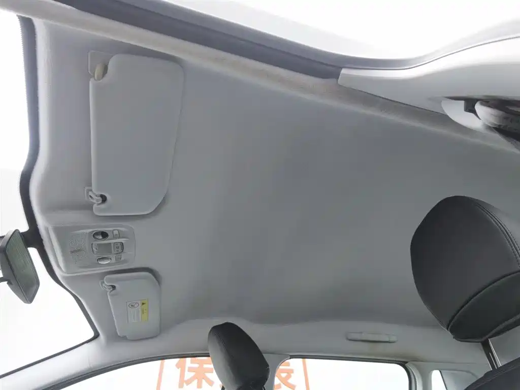 Peugeot 2008 2014 1.6L Automatic Trend Edition фото 14