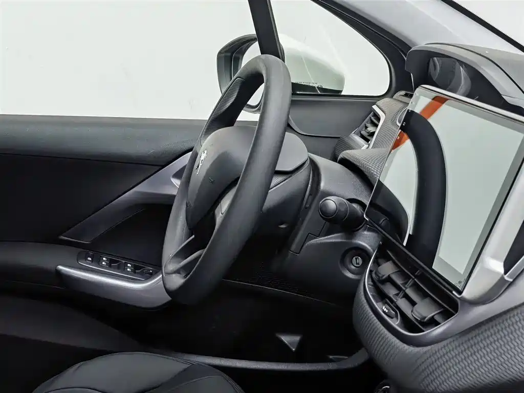 Peugeot 2008 2014 1.6L Automatic Trend Edition фото 22