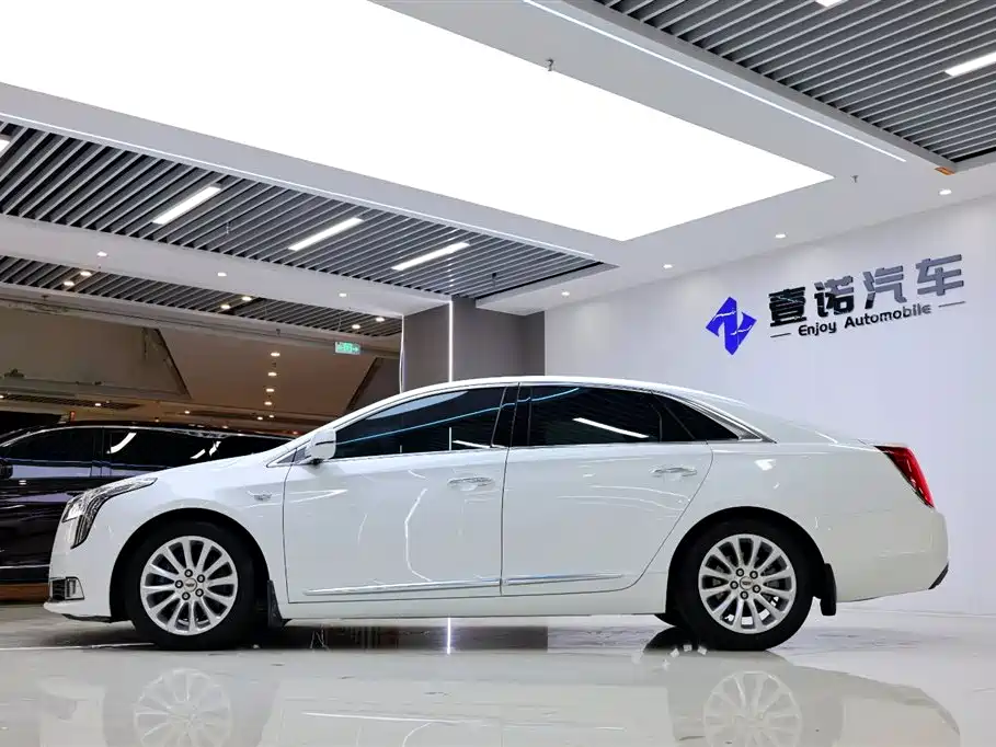 Cadillac XTS 2018 28T Luxury Model фото 3