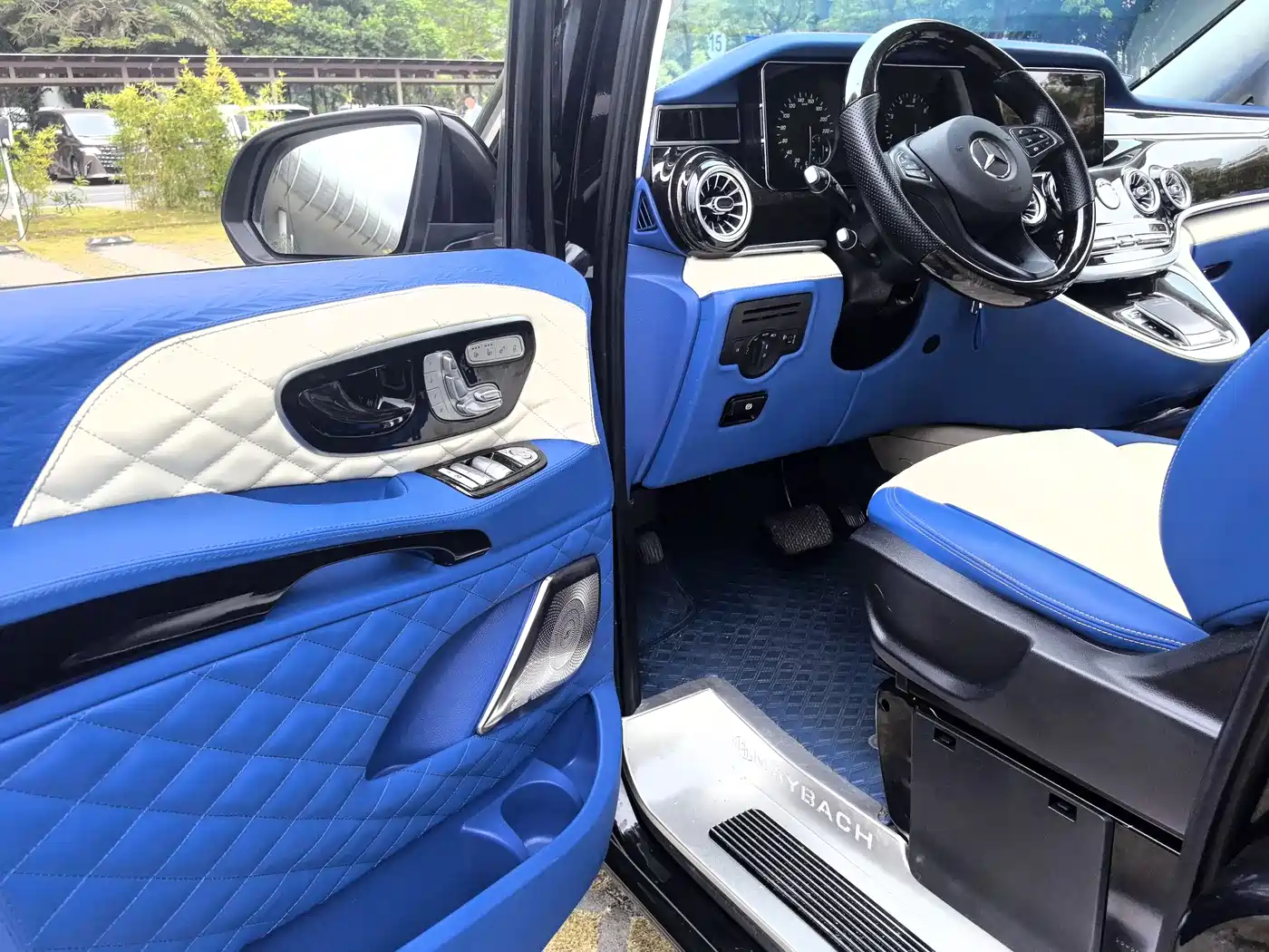 Mercedes-Benz Vito 2021 2.0T Elite 7-Seater фото 12