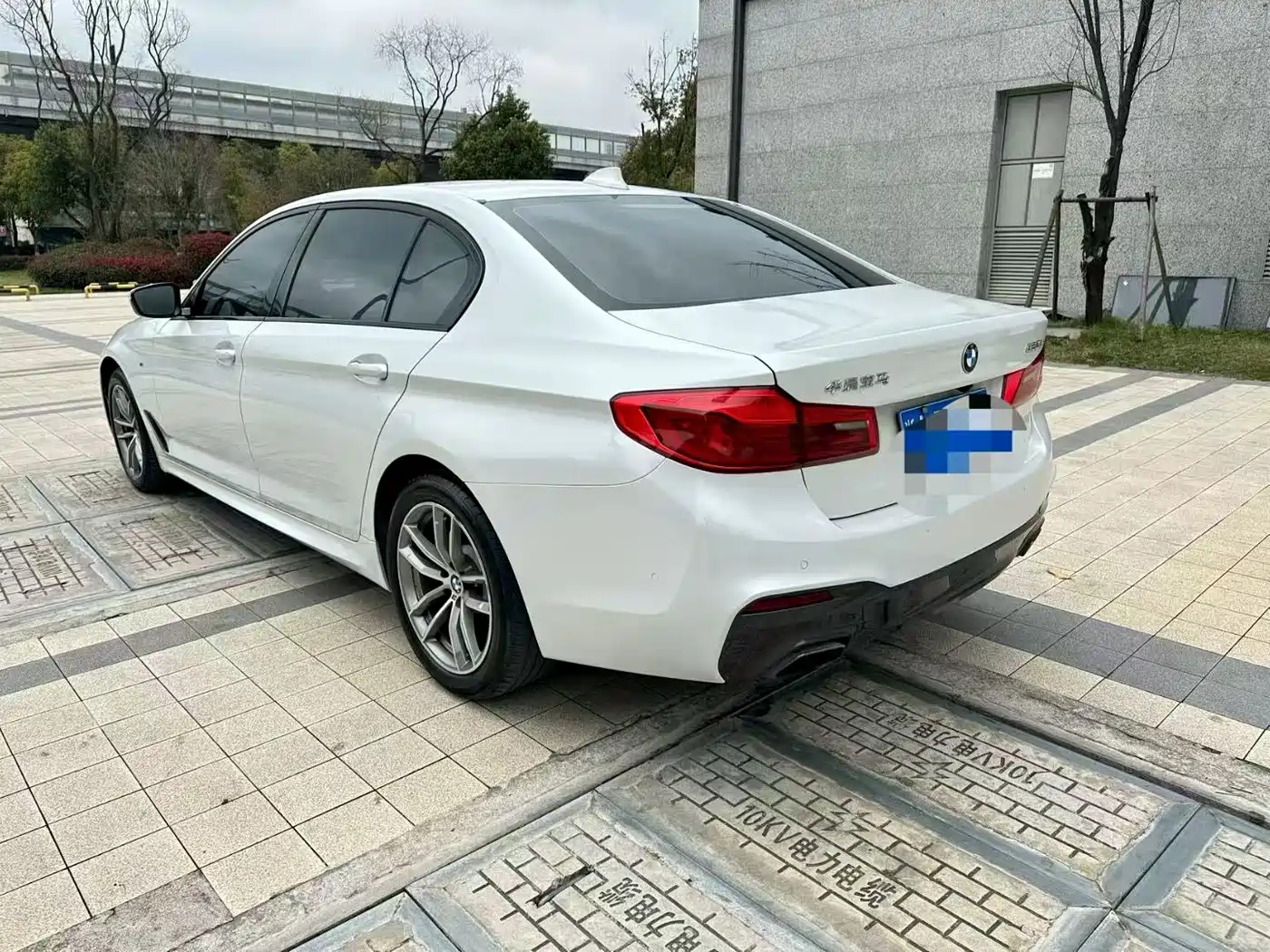 BMW 5 Series 2019 525Li M Sport Package фото 6