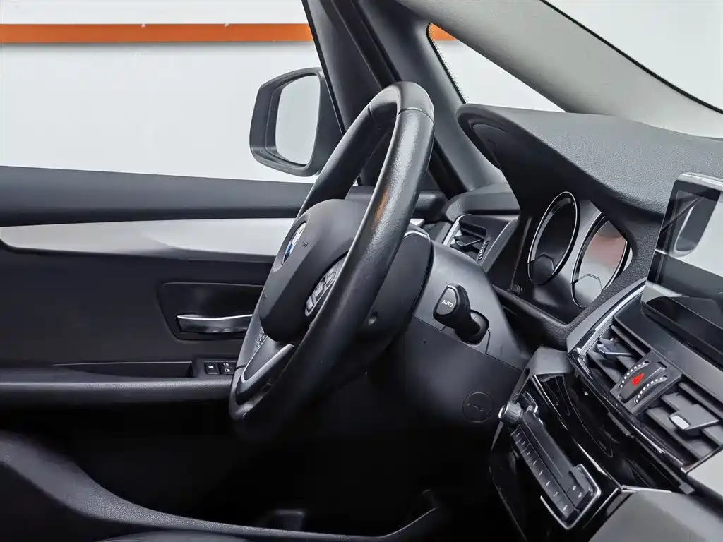 BMW 2 Series Gran Tourer 2018 220i Luxury Line фото 22