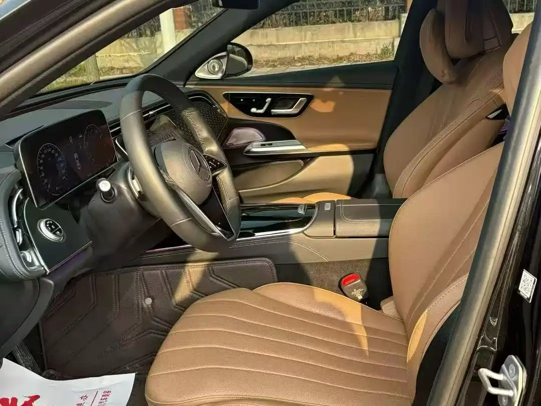 Mercedes-Benz E-Class 2024 E 300 L Fashion фото 3