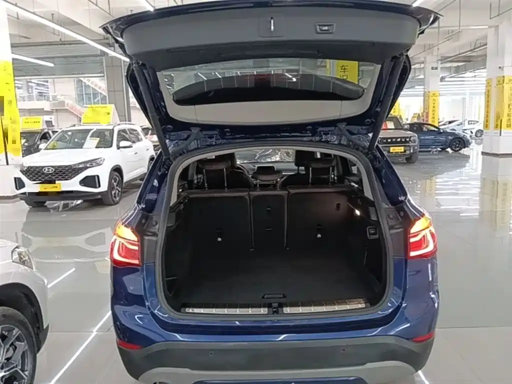 BMW X1 2018 sDrive18Li Premium Model фото 19