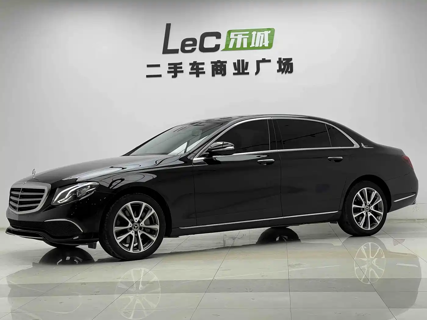 Mercedes-Benz E-Class 2019 E 300 L Fashion