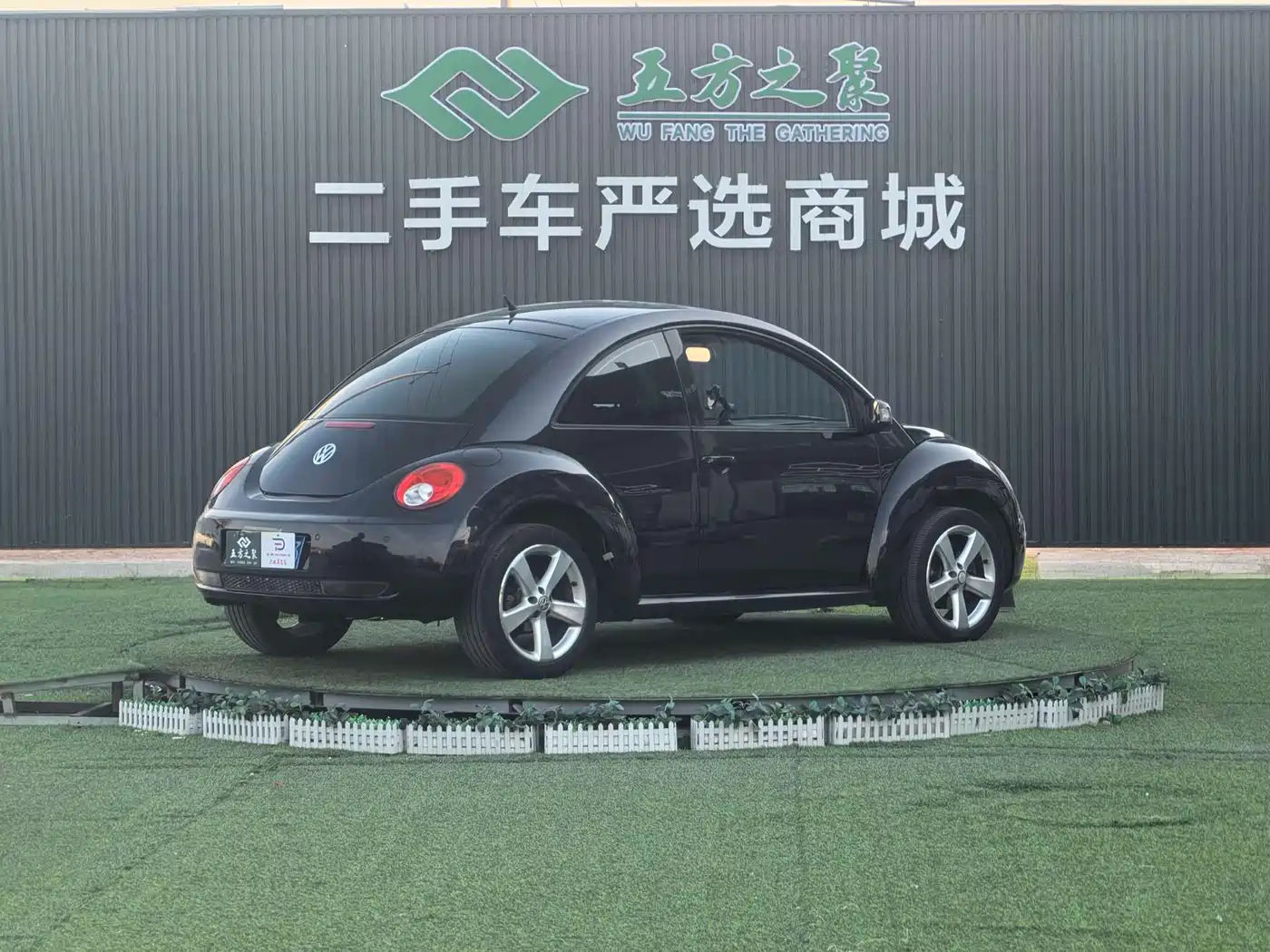 Volkswagen Beetle 2010 1.8T BlackOrange Luxury Edition фото 14