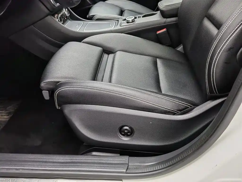 Mercedes-Benz GLA 2018 GLA 220 4MATIC Sport фото 20