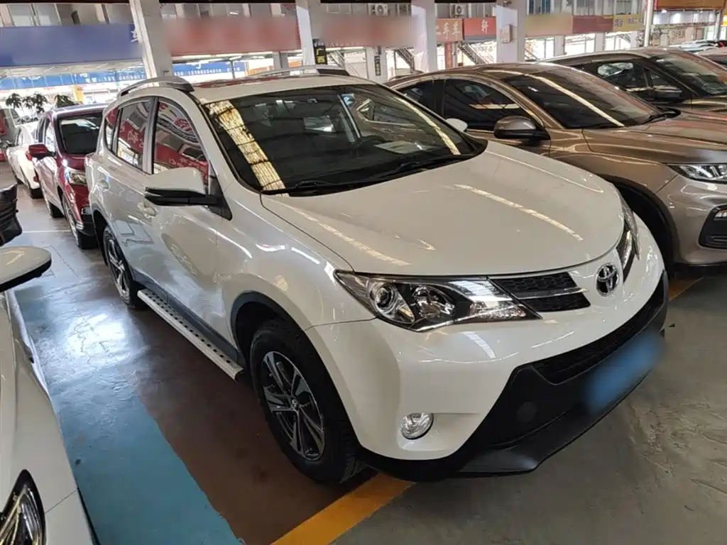 Toyota RAV4 Rongfang 2015 2.0L CVT 2WD Trend Edition фото 4