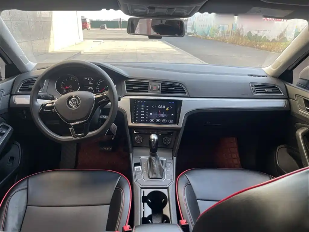 Volkswagen Lamando 2018 230TSI DSG Trend Edition фото 15