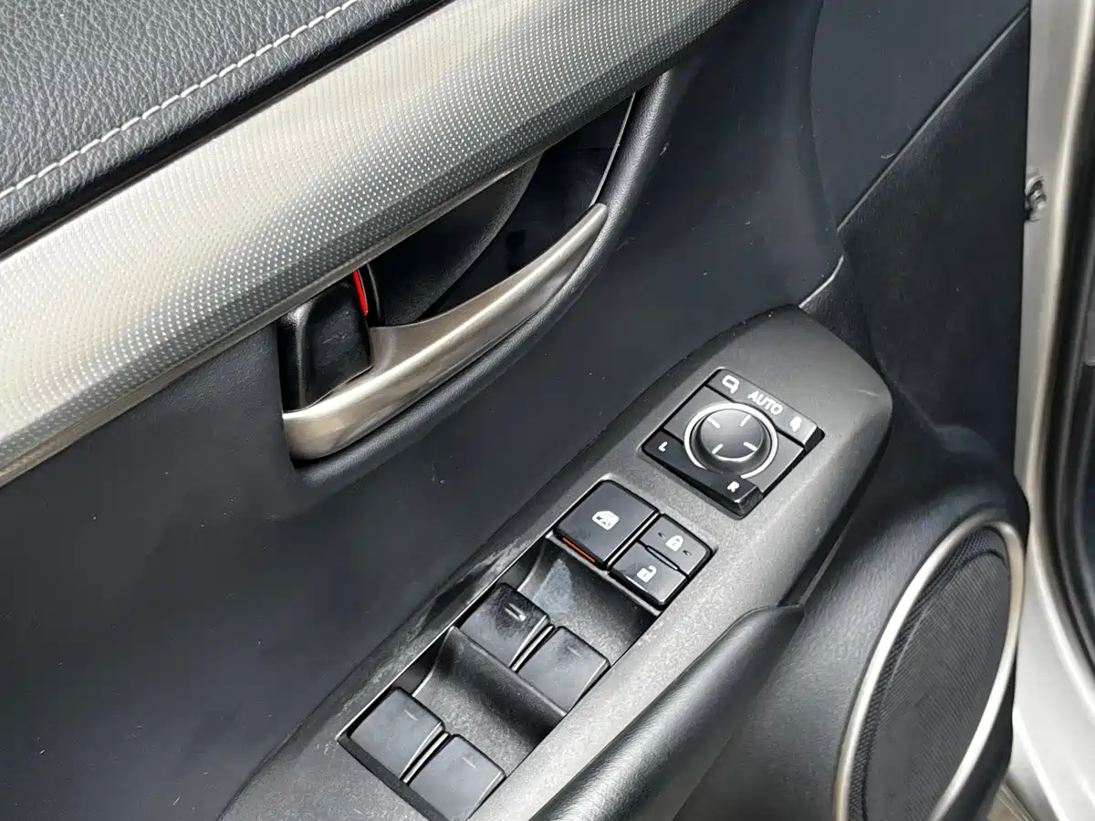 Фото 12 - Lexus NX