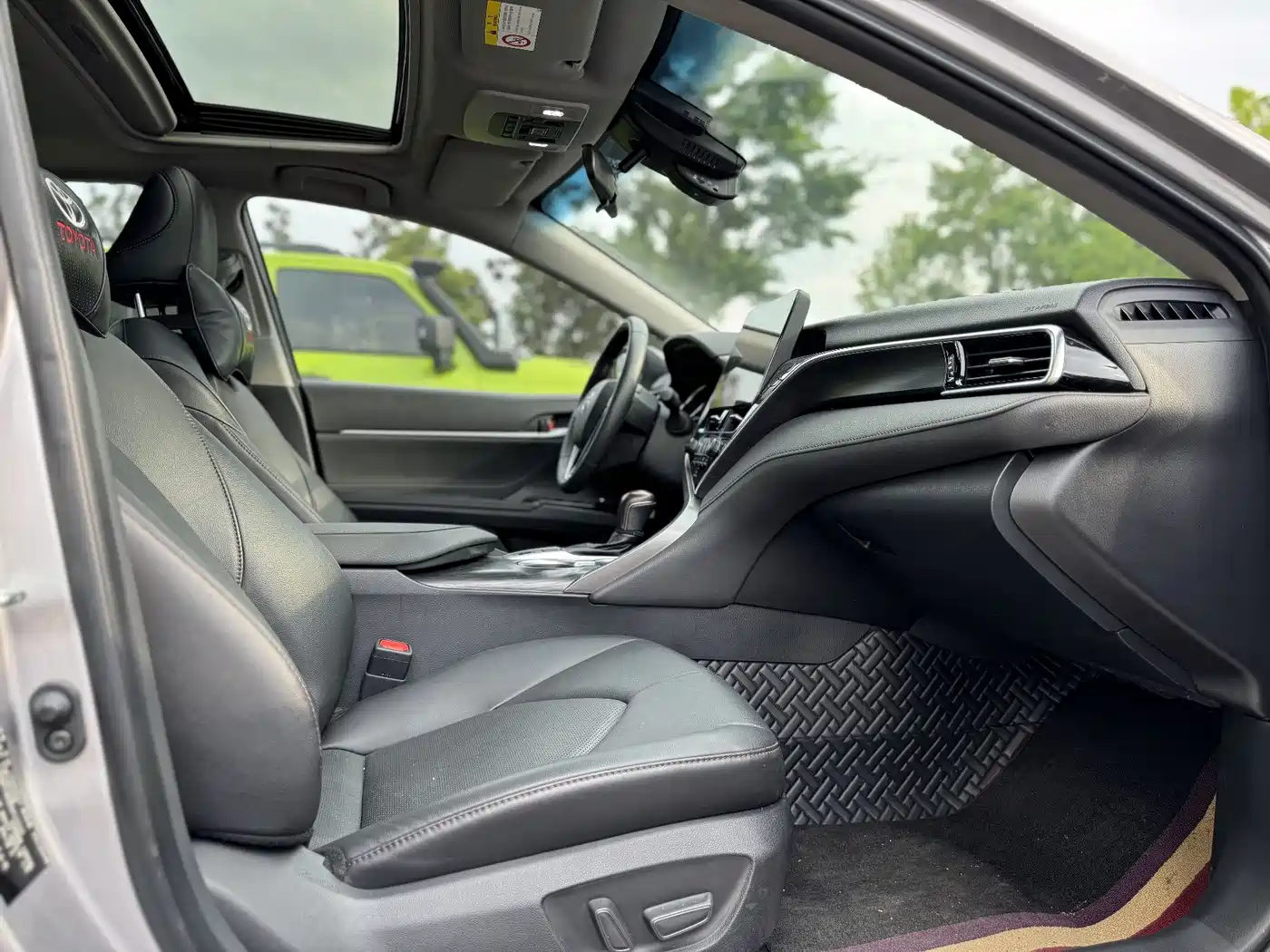 Toyota Camry 2023 2.0G Luxury Edition фото 15