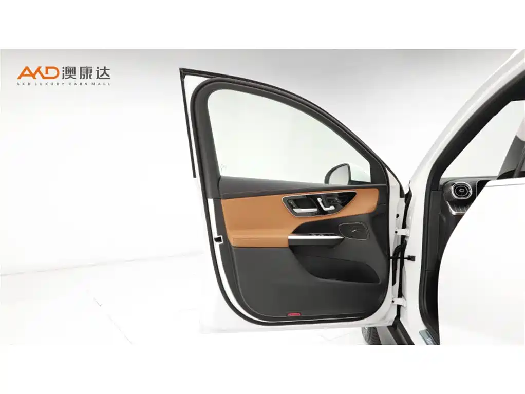 Mercedes-Benz GLC 2023 Facelift GLC 260 L 4MATIC Luxury 5-Seater фото 10