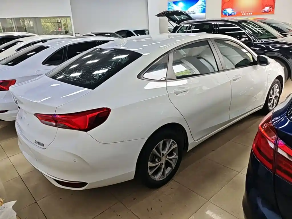 Photo 7 - Buick Verano
