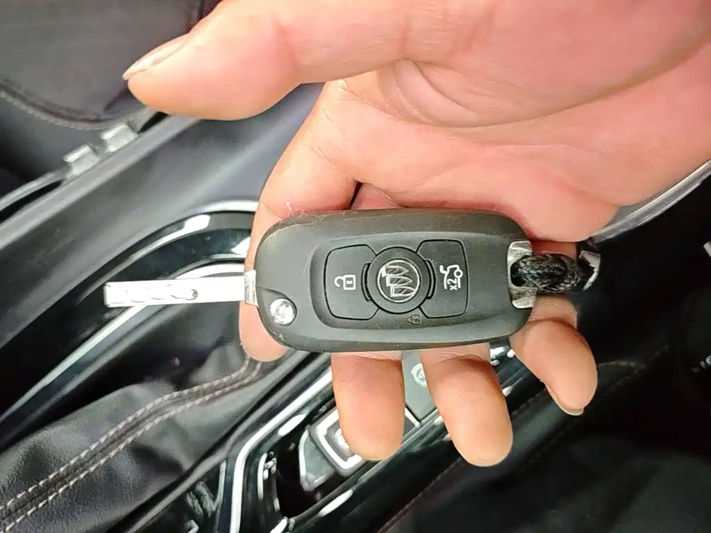 Photo 9 - Buick Verano