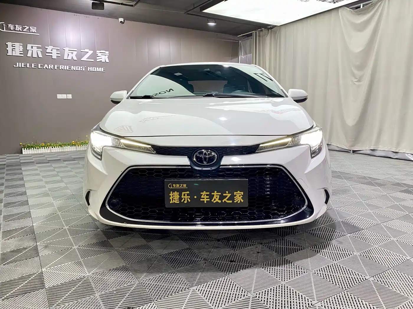 Toyota Levin 2021 185T CVT Luxury Edition фото 2