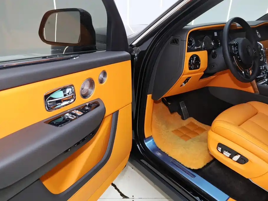 Фото 23 - Rolls-Royce Cullinan