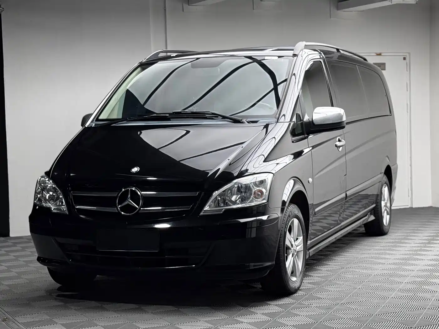 Mercedes-Benz Viano 2012 2.5L Premium Edition