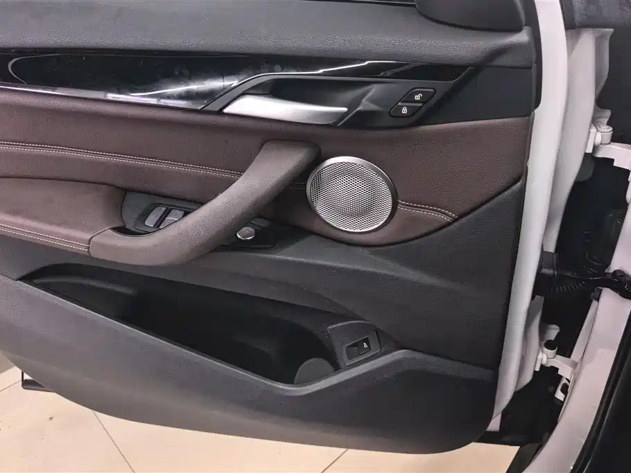 BMW X1 2022 sDrive25Li Leading фото 7