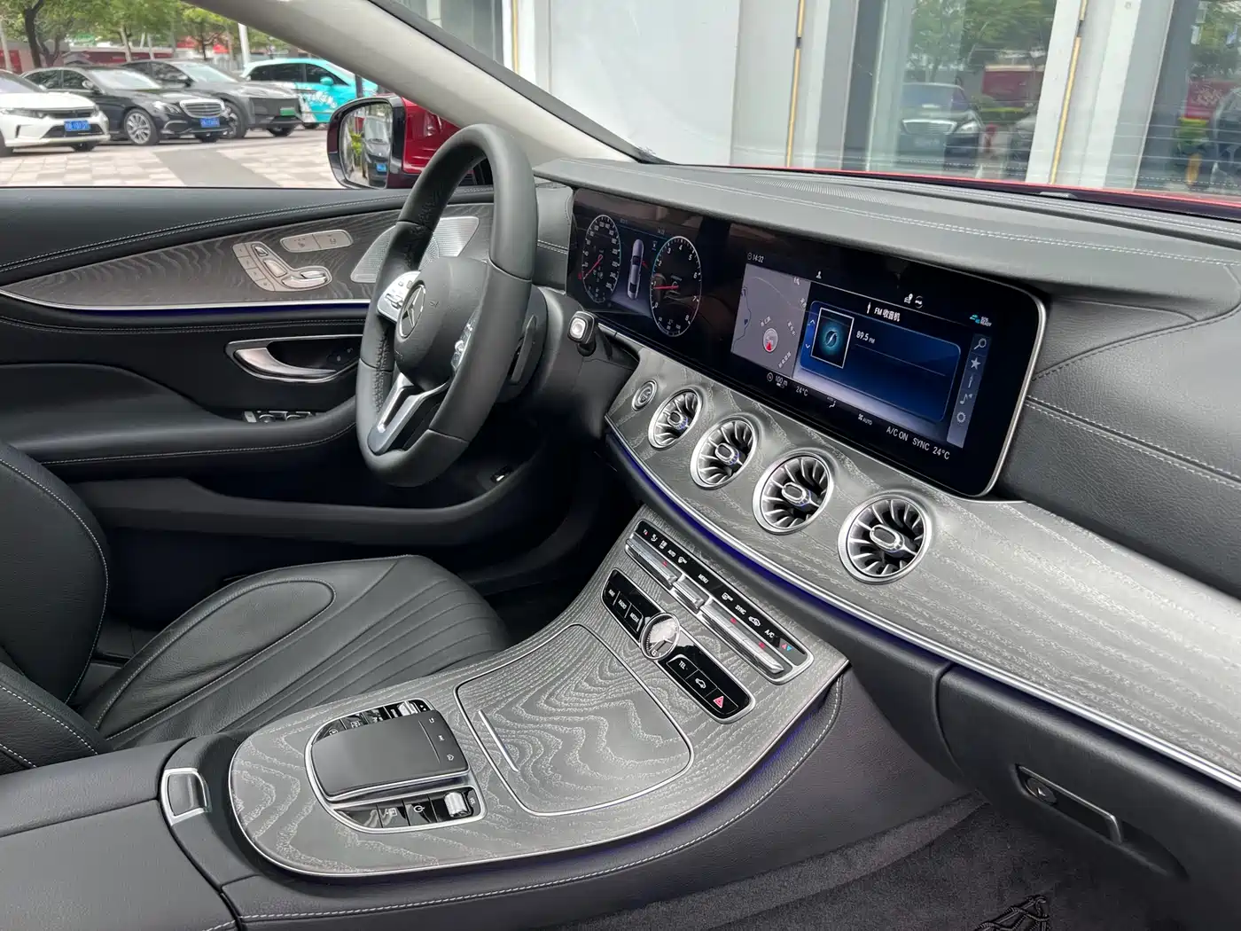 Mercedes-Benz CLS 2018 CLS 300 Luxury фото 22