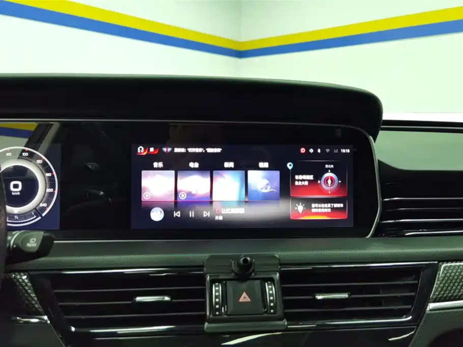 Hongqi HS5 2022 Facelift 2.0T Smart Flag Enjoyment Edition фото 13