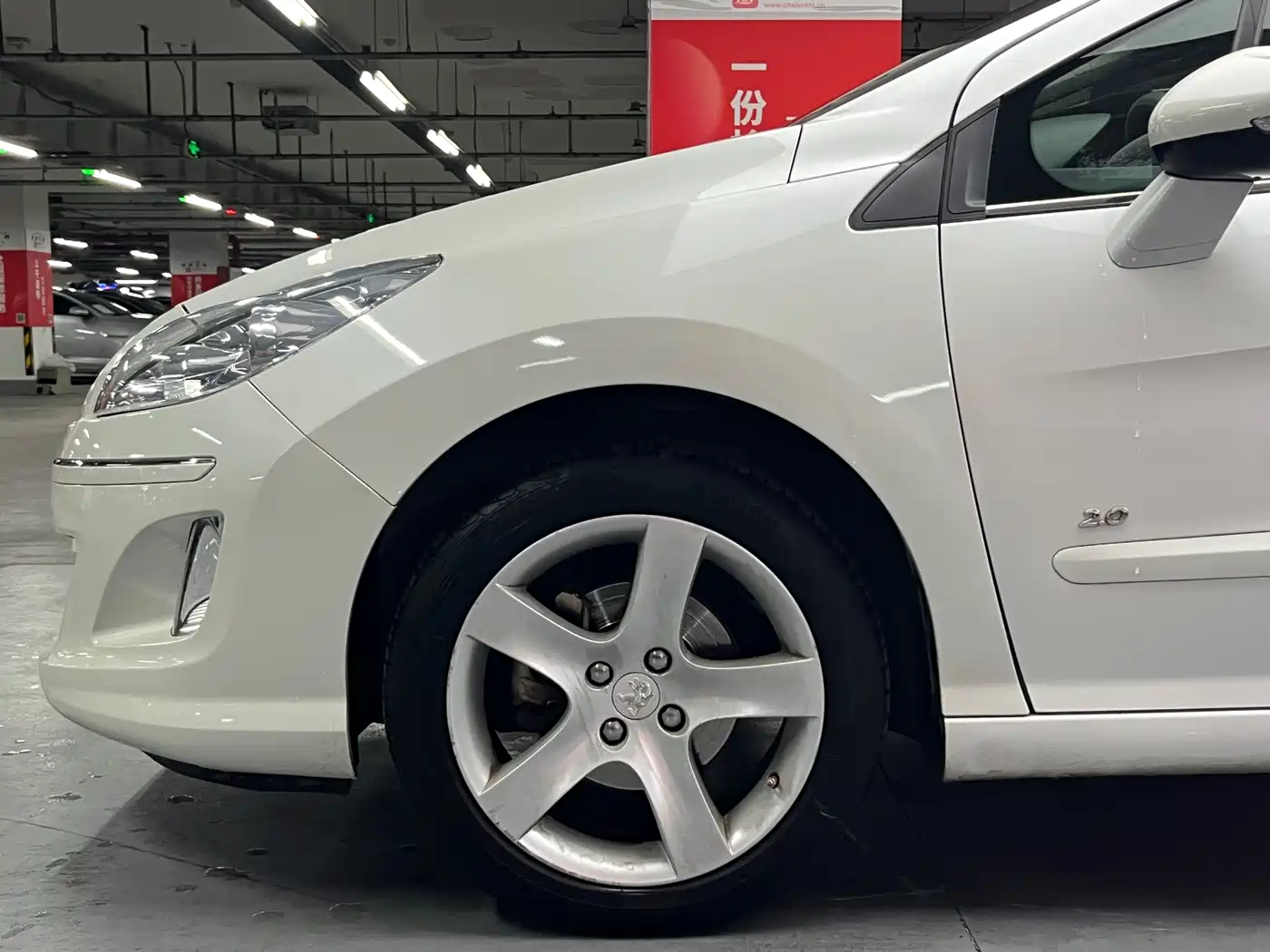 Peugeot 408 2013 2.0L Automatic Comfort Edition фото 8