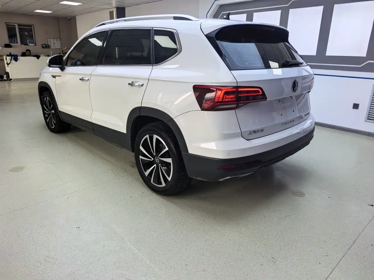 Volkswagen Tharu 2022 280TSI FWD Luxury Edition фото 4