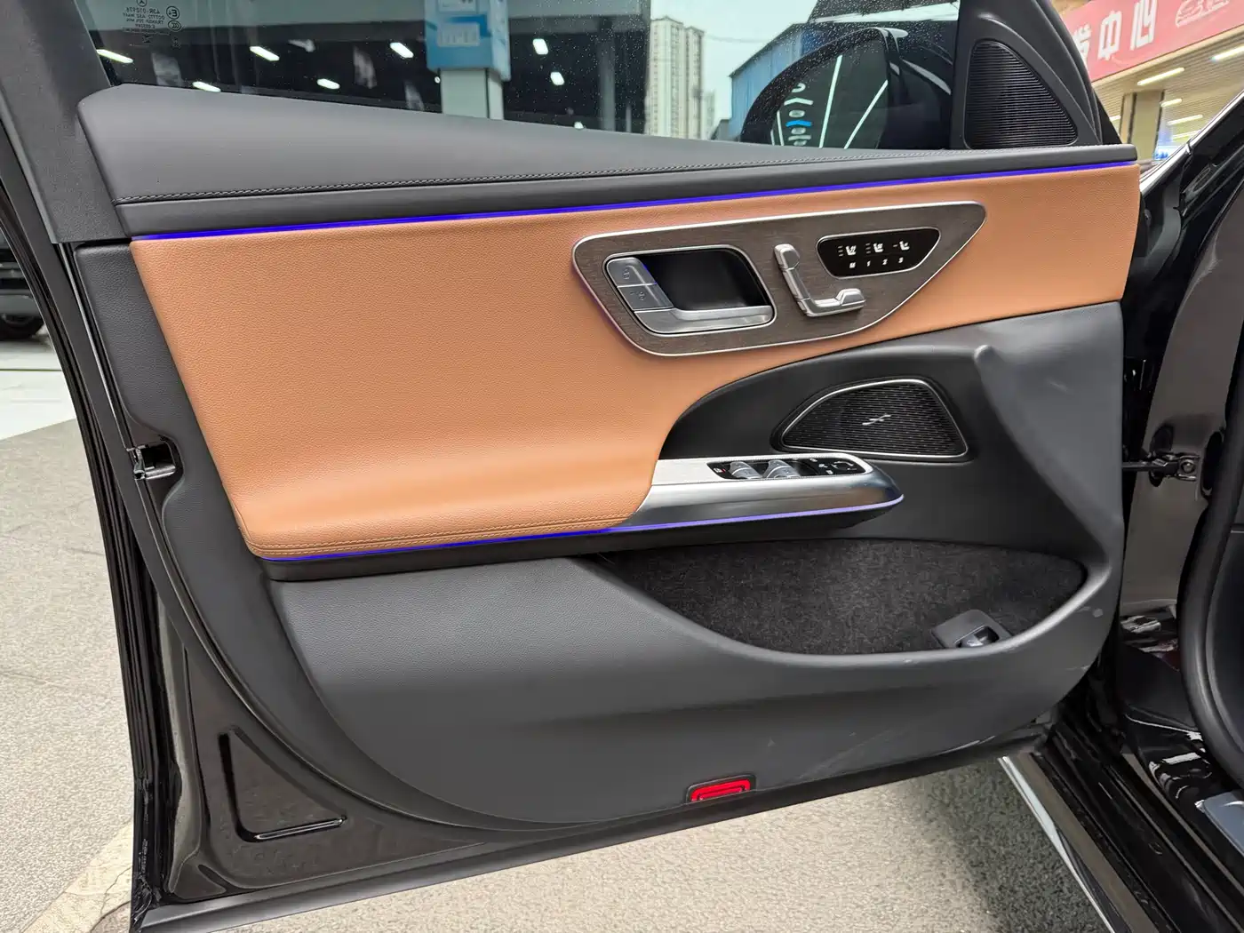 Mercedes-Benz E-Class 2024 E 300 L Fashion фото 7