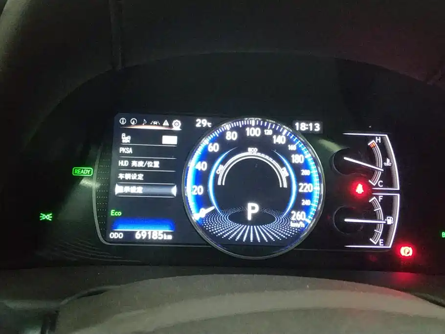 Lexus ES 2018 300h Executive Edition China V фото 14
